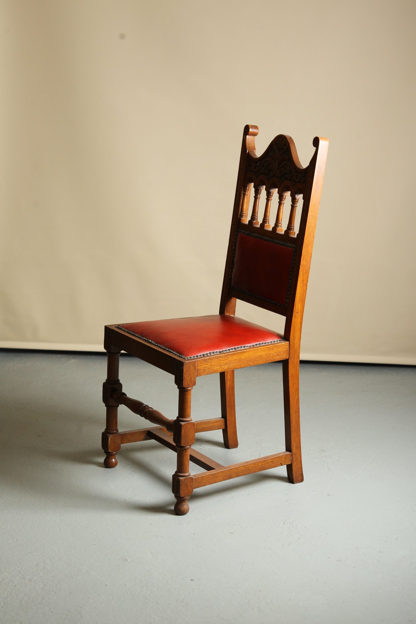 Set of 19th century oak dining chairs