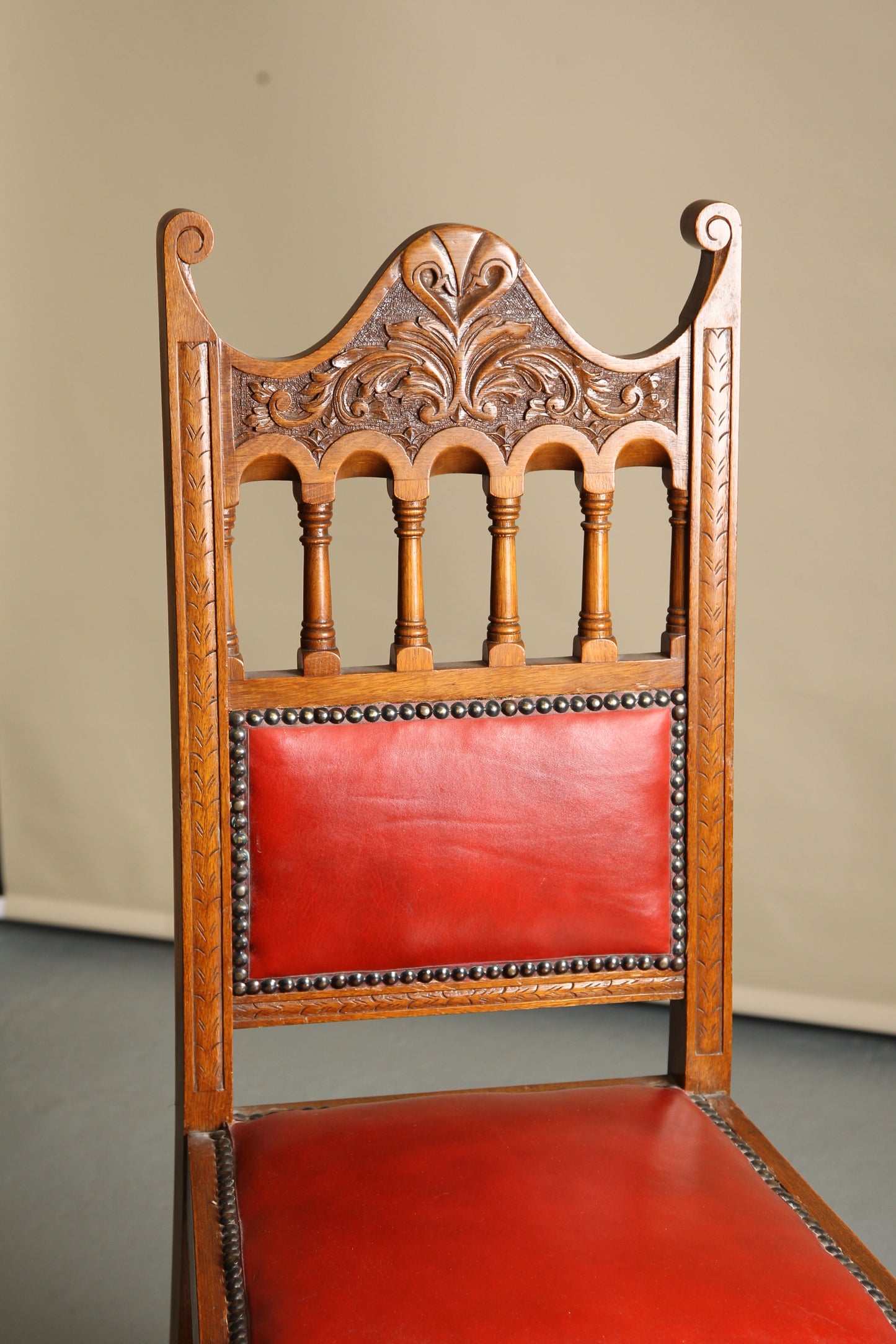 Set of 19th century oak dining chairs