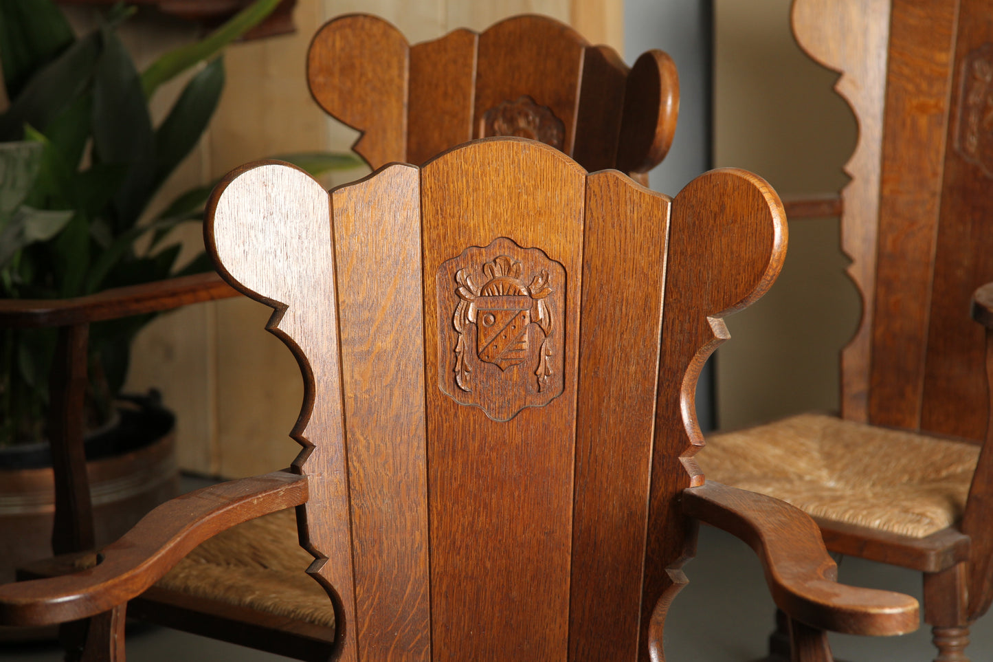 Set of 4 shield back oak carver chairs