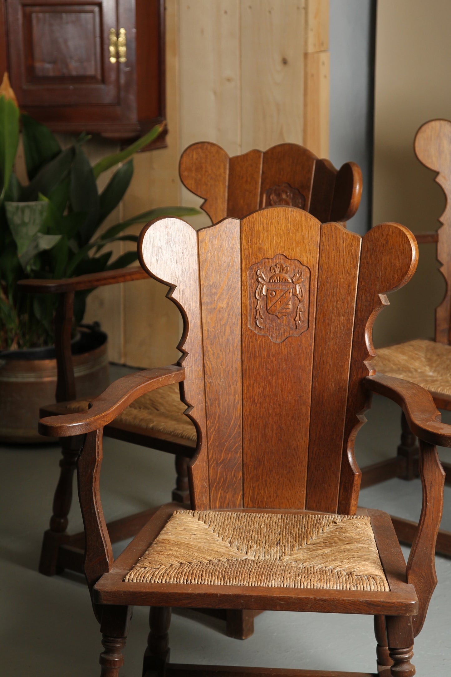 Set of 4 shield back oak carver chairs