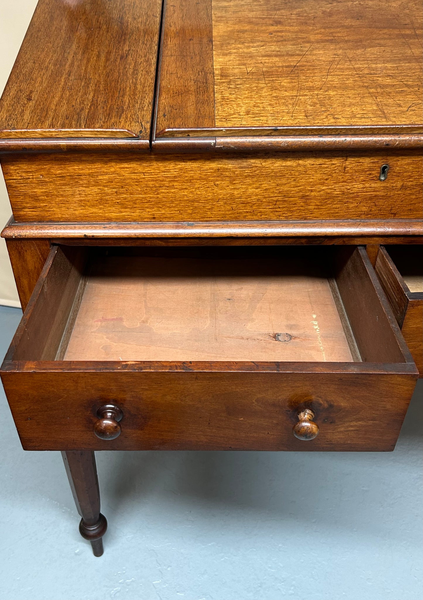 Victoria mahogany clerks desk