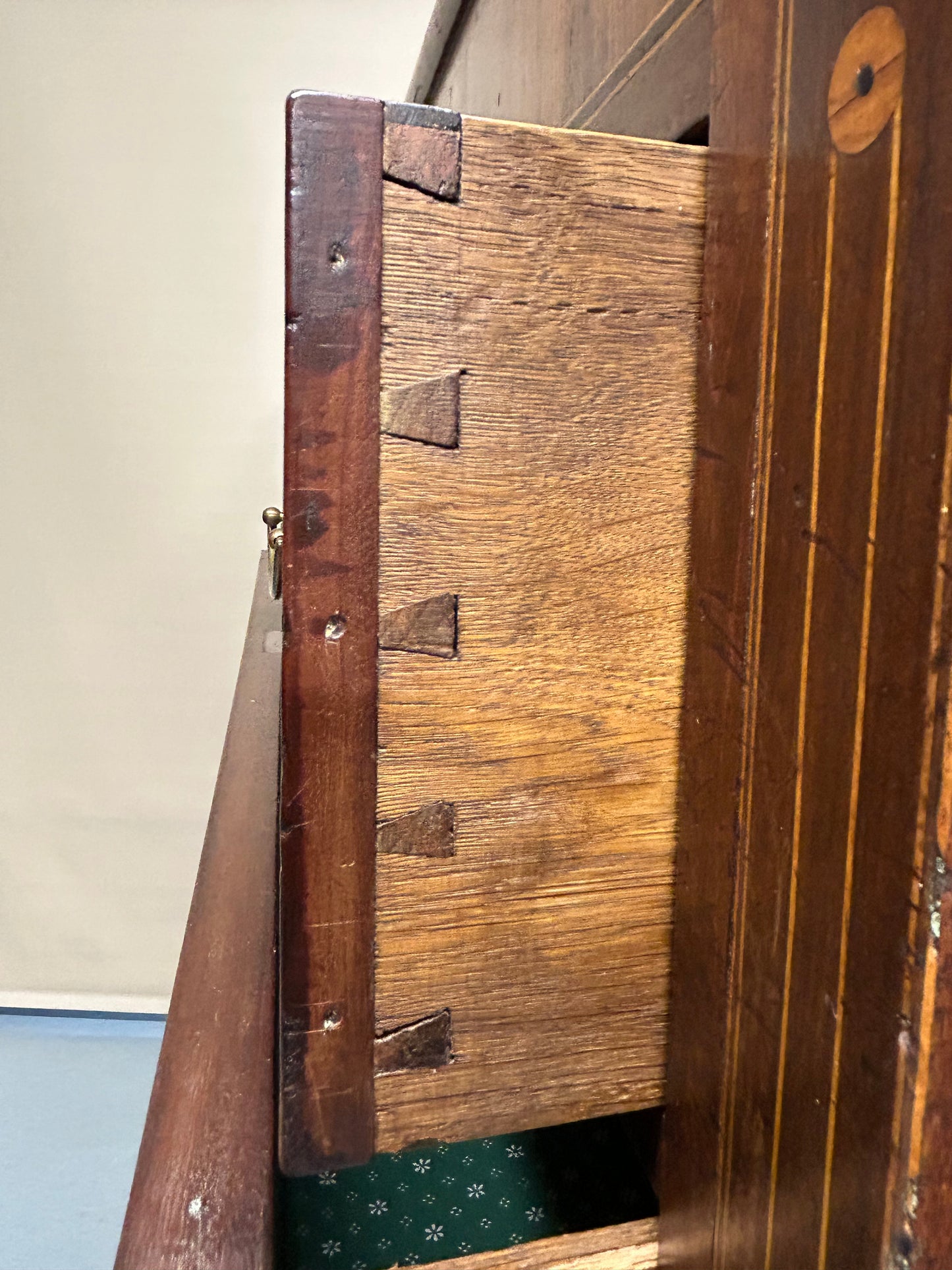 Large Georgian Mahogany Chest Of Drawers